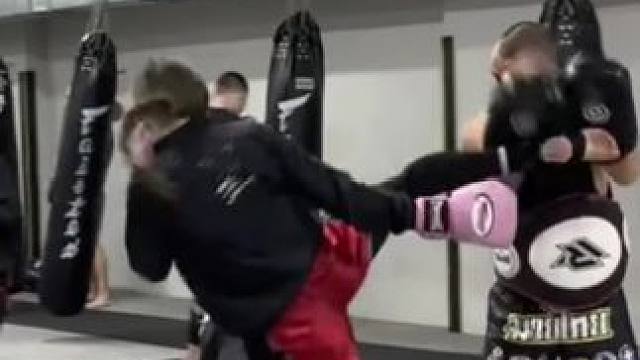 爱泰、爱美女
#泰拳 #格斗 #暴力美学 #站立格斗 #泰拳女孩