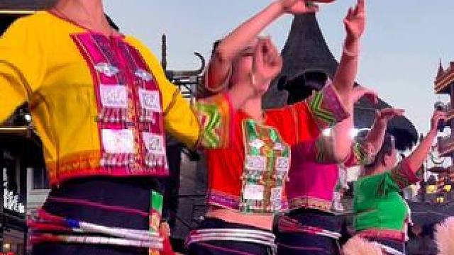 作为云南人都喜欢云南民族的文化艺术歌舞表演，来云南旅游你要好好体验一下！#少数民族风情 #演出现场视