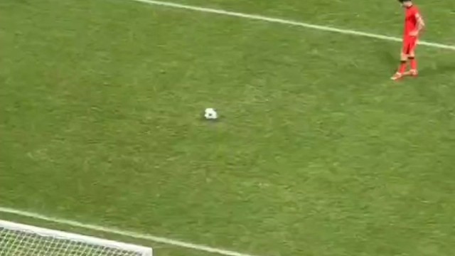 王钰栋点射绝杀当选全场最佳球员