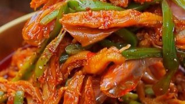 由于错误预估了峨眉乐山工厂产能，我们不得不做出个艰难决定.......#鸭货美食 #无骨鸭掌 #好吃