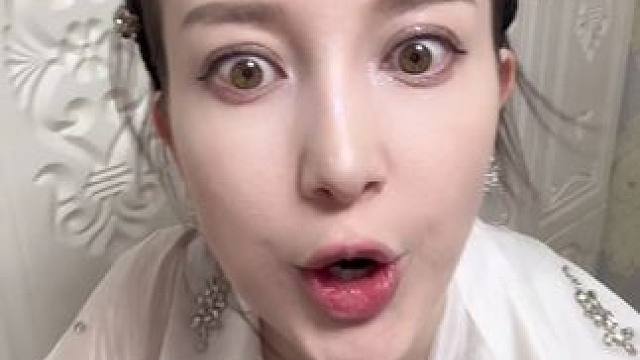 蚊子进来脸都笑歪了 直接安家#极繁主义 #素净恐惧症 #这波操作太秀了