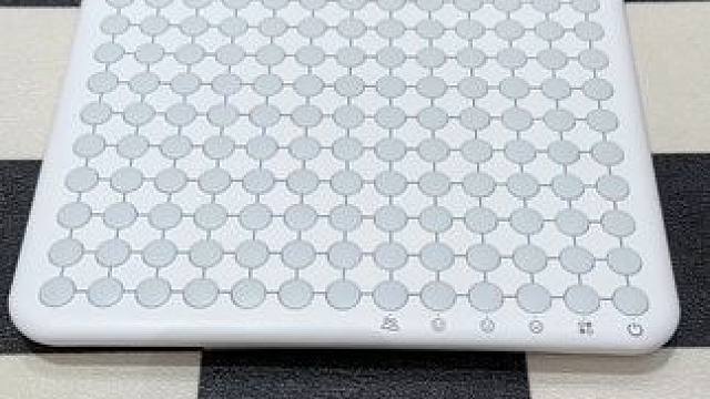 对面的人机有点东西，但不多~ #玩个很新的东西  #五子棋