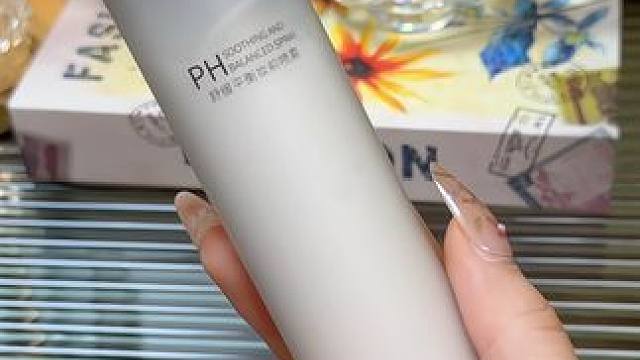 上妆容易#卡粉 起皮的姐妹一定要冲的 巨补水#妆前喷雾面霜  滋润保湿不卡粉，喷一喷底妆更服帖#可以