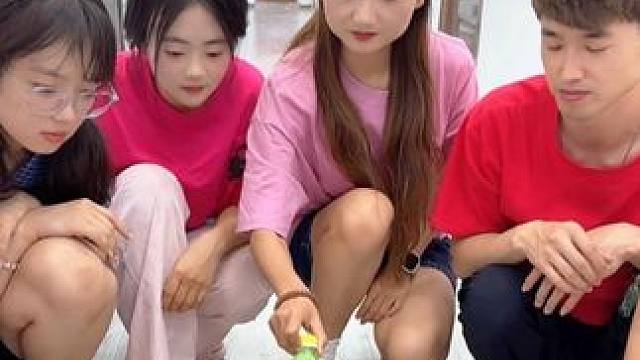 立瓶子挑战，厉害了 #立瓶子挑战 #办公室日常 #真会玩系列