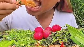 蔬菜拼盤酸辣?大雞爪 #美食 #泰國美食 #戶外美食 #內(nèi)容啟發(fā)搜索