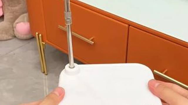 自带托盘抽水器 自带托盘抽水器再也不用手一直在那举着了，荣事达大品牌价格也不贵#小家电  #电动抽水