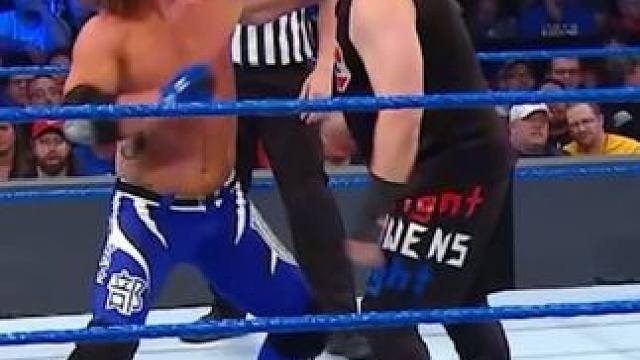 全美冠军头衔赛，欧文斯炸弹重创对手，传奇大师“阴沟翻船” #wwe美国职业摔角 #冠军