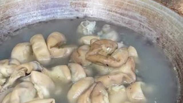 金汤肥肠 #日常生活 #原始生活 #手艺匠人 #愿每个人平安幸福快乐 #原始美味