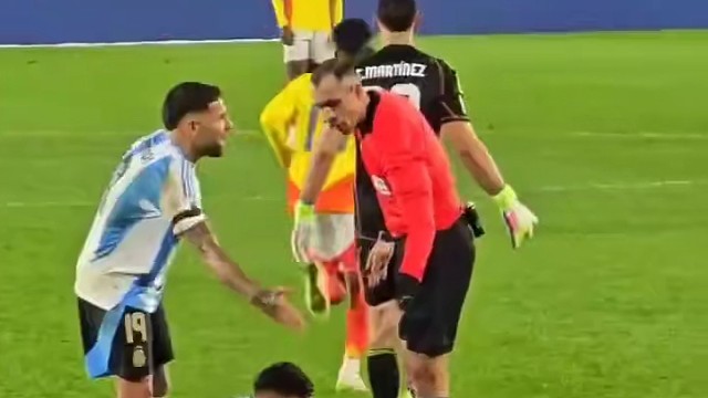 双方球员爆发冲突