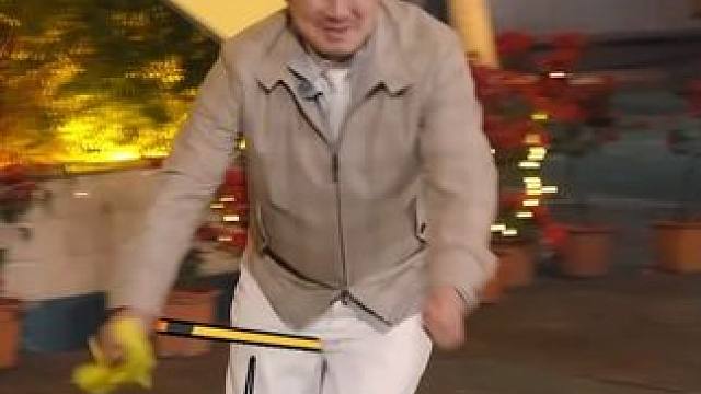 看完真嘎嘣一下笑死在那了...！#麻花特开心  #沈腾马丽四肢像刚认识的  #马丽艾伦关心沈腾膝盖