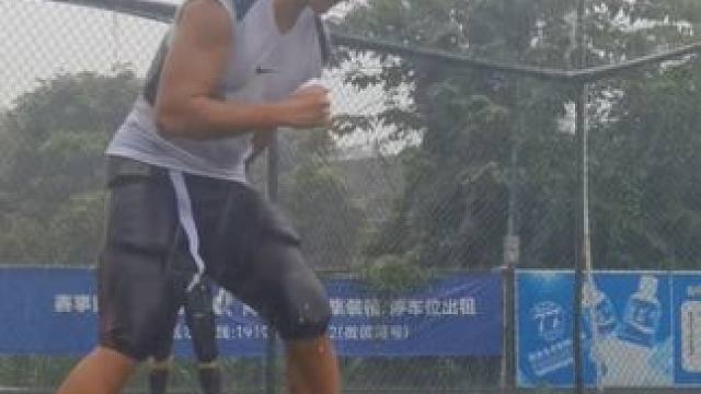 下雨天！！ 台风天！！
想打橄榄球怎么办？？
就来黑骑士！！
备战CNFL风雨无阻️️#下雨打球 #