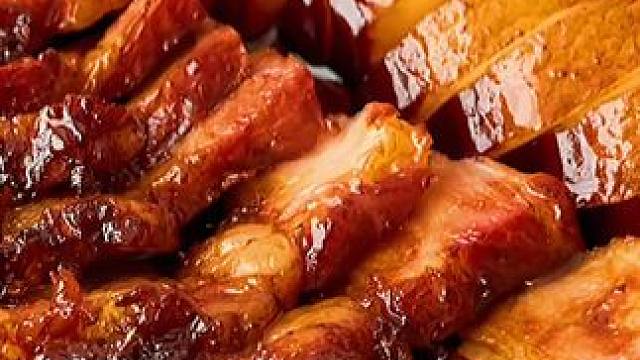 经常做饭的人请记住这25条秘诀。第一，煮饺子时加一点盐不容易破皮。第二，煮大虾时冷水下锅，第三，煮玉