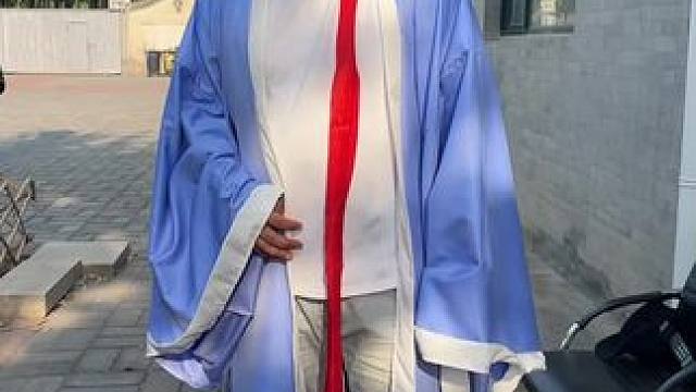 我在想他的目标是谁腻？ #万万没想到 #户外搞笑 #十亿流量扶持计划