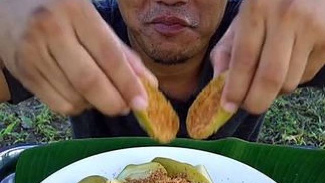 辣椒盐️腌芒果 #美食 #泰国美食 #户外美食 #内容启发搜索