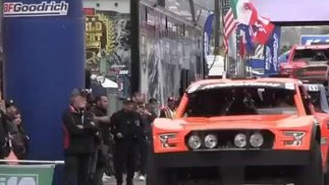 看完环塔看巴哈 #baja500 #巴哈 #罗比戈登 #越野赛 #奖杯卡车