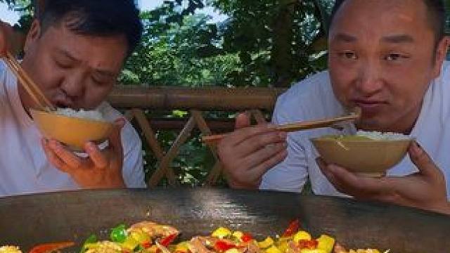 5块钱一个的猪肺，卤熟后炒酸菜，大哥直呼好吃！ #乡村烟火 #新农人计划2025 #农村美食 #猪肺