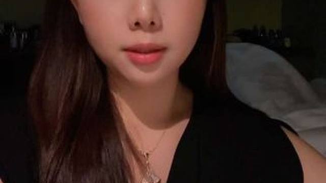 本来想开开心心的出来玩 给语欣弄的还焦虑了！先带语欣回酒店休息陪陪她 晚上八点钟再播！