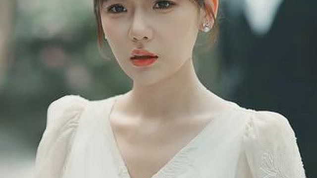 女人沉睡了六十年，醒来后却意外发现恶灵在世……