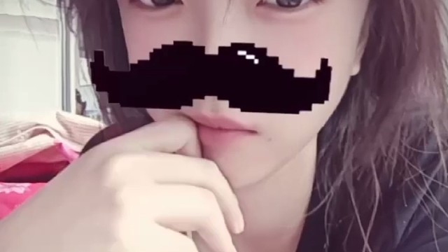 爱我还是她。。。