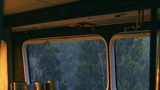 旅途遇到大雨，在露营房车里伴着雨点声入眠吧 #助眠视频 #解压助眠 #白噪音 #雨声助眠