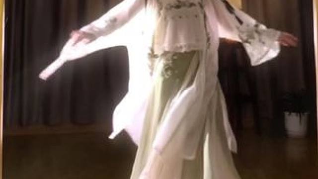 “我是人间客闲来听花落！” #国风古韵 #古典舞 #向全世界展示中国舞 #古风舞蹈