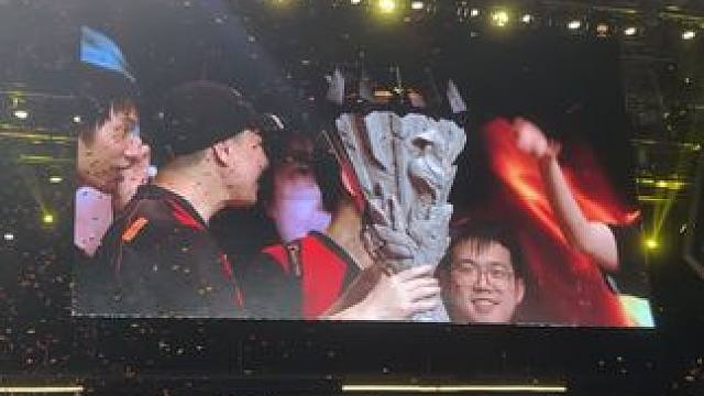 从“别杀鲷哥”到“鲷哥别杀了”，恭喜四带二战队3:0战胜太阳黑子战队获得本次不朽杯冠军！
#DOTA