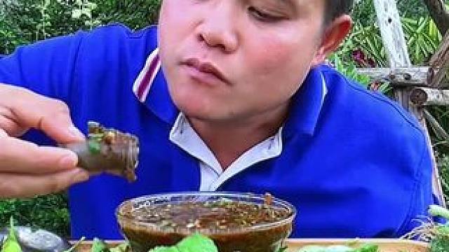 ‍鲜辣酱汁️水煮毛肚小泡椒 #异国美食 #泰国大叔#泰国美食#泰国生活#内容启发搜索