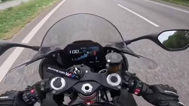 99到300只需要17秒#宝马s1000rr