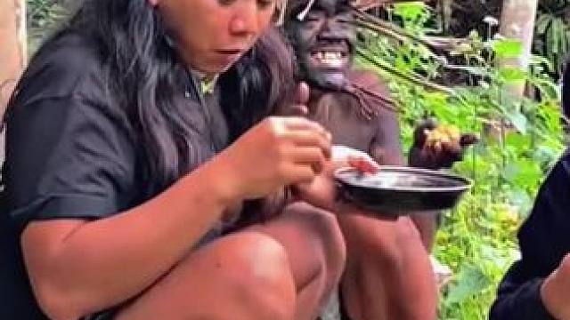 嘟嘟和抓哥 #我的乡村生活 #原创视频 #日常生活 #外国人真会玩 #高速出行