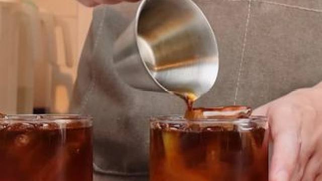 沉浸式制作高颜值饮品第二集~ #夏日饮品 #咖啡日常 #饮品 #悠闲下午茶 #做咖啡的过程真的很治愈