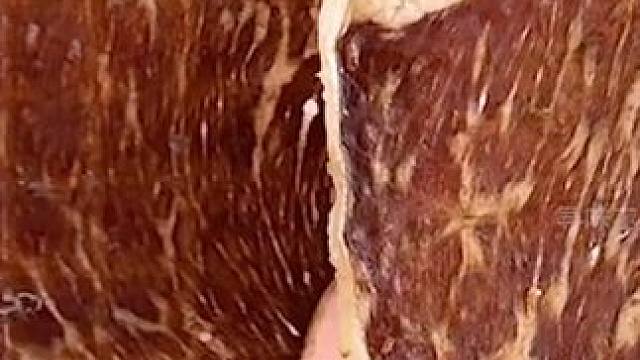 看似离谱的操作却让他年入千万 #牛肉  #零食推荐 #牛排脆