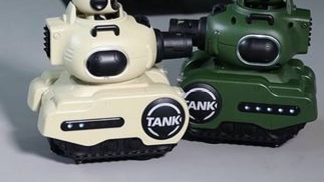 陪孩子在家来一场真实的坦克对战吧！红外无实物子弹，不用担心伤到孩子。增进亲子互动，比玩手机看电视强多