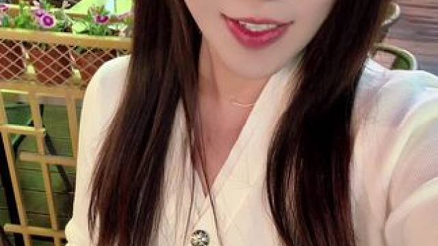 吃别的一肚子气 就爱吃点延边小烧烤 基本都四块！主要是他们菜单中还有很多延边特色菜，土豆饼，鸡肉的锅