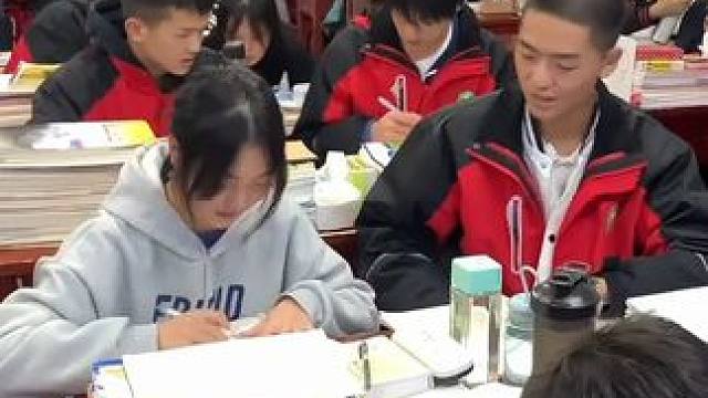 最纯困的那一年....#大学生 #睡姿 #万万想不到 #内容启发 #回忆