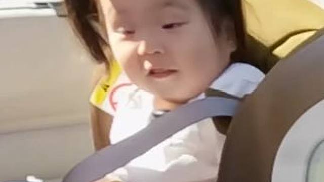 或许小孩子比我们想象中还懂得爱人 #爸爸当家  #小孩  #温暖  #亲情 #爸爸当家藏在细节里的爱