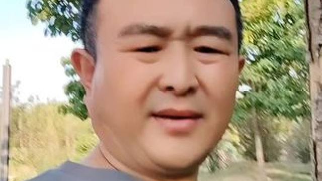 #快乐老男孩 
路边随拍！你信不！
