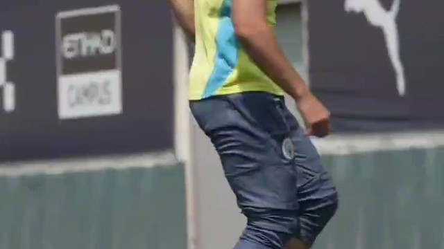 让新援先用一脚停球告诉你