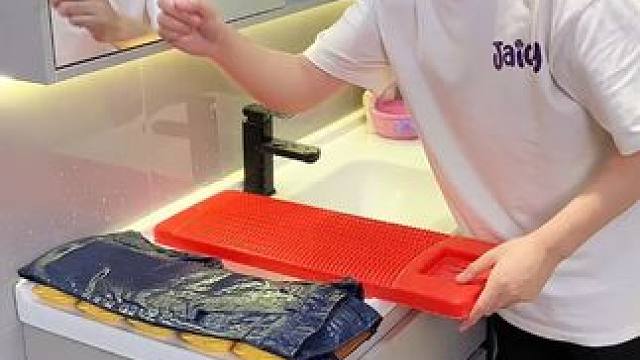 肥皂起泡器，起泡很丰富不打滑 能站立的#肥皂起泡器 ，起泡很丰富不打滑，可以把肥皂用的一点都不剩  