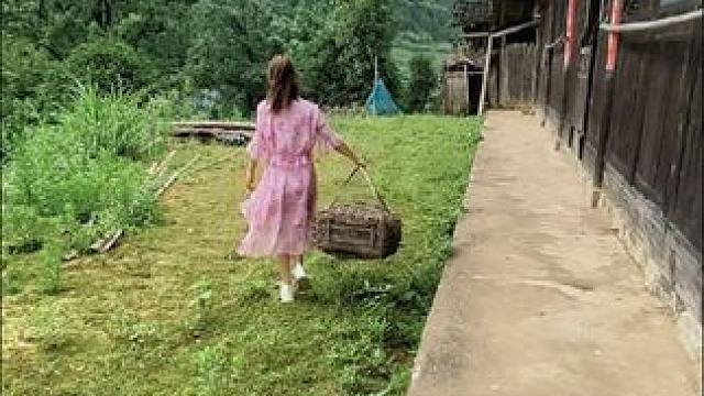 我是一个老光棍，不想做牛马，无房无车贷，不被资本收割！#山咔咔 #大山深处 #老房子的回忆 #我的乡