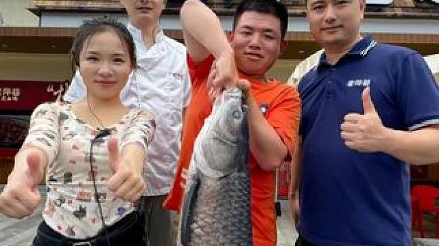 相互信任，交换美好！钓鱼交换莲花血鸭，武功山山美人善...