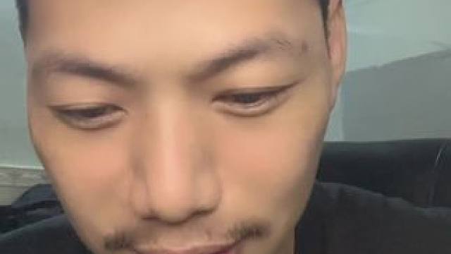 上一个视频提到那个账号视频应该是搬运的有网友在评论区晒出的证据。#内容过于真实