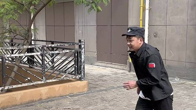 乐于助人的小哥哥