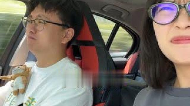 带小狗去旅游 自驾12个小时是什么体验 #情侣日常 #vlog日常 #小狗的爱是永远的