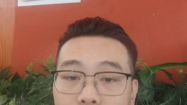 太难过了。海鲜过敏。只能看着他们吃海鲜自助。。#布吉海 #海鲜自助 #主播 #游戏主播日常