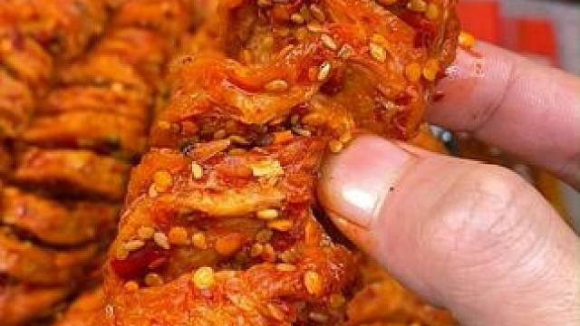喜欢吃烤面筋的姐妹们千万别错过啦！#吃货必备 #零食推荐 #追剧小零食 #烤面筋
