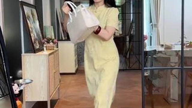 200斤以内的姐妹，快去试试这个新中式旗袍，有短款长款，三个颜色都好看，不挑人喜欢的姐妹快试试！#旗