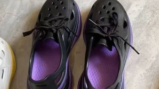 自带五厘米的物理增高效果，运动鞋和洞洞鞋的结合，上脚舒服又透气又好看真的是绝了#凉鞋  #男女同款 