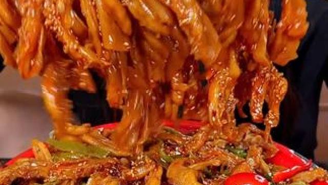 %最近深夜总有人刚拍下就秒退款，问了才晓得 ！#追剧小零食#零食推荐#无骨鸭掌