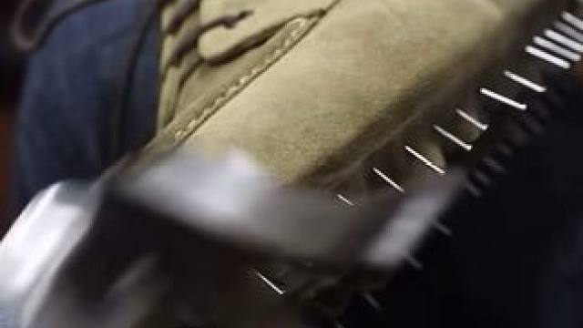 纯手工羊毛靴子的制作工艺。 #靴子 #靴子推荐 #工匠手艺 #传统手艺 #纯手工打造