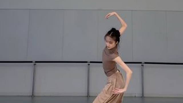 吾日三省吾身 吾没错 #拜月#舞蹈生 #红烛摇曳拜明月 #舞蹈日常 #中国舞